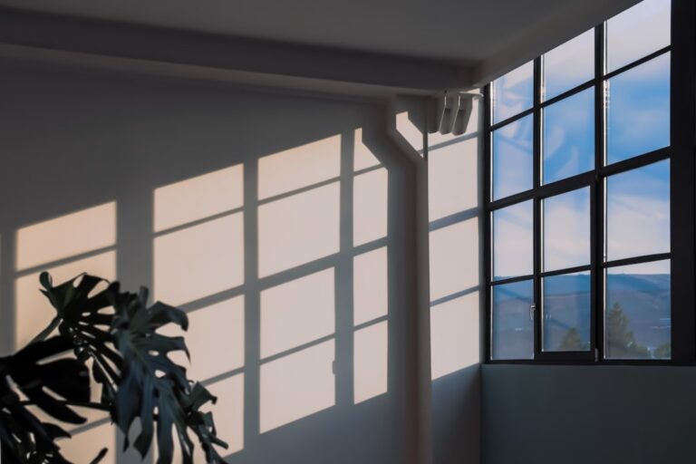 Fenster verzogen – Ursachen, Lösungen und Tipps
